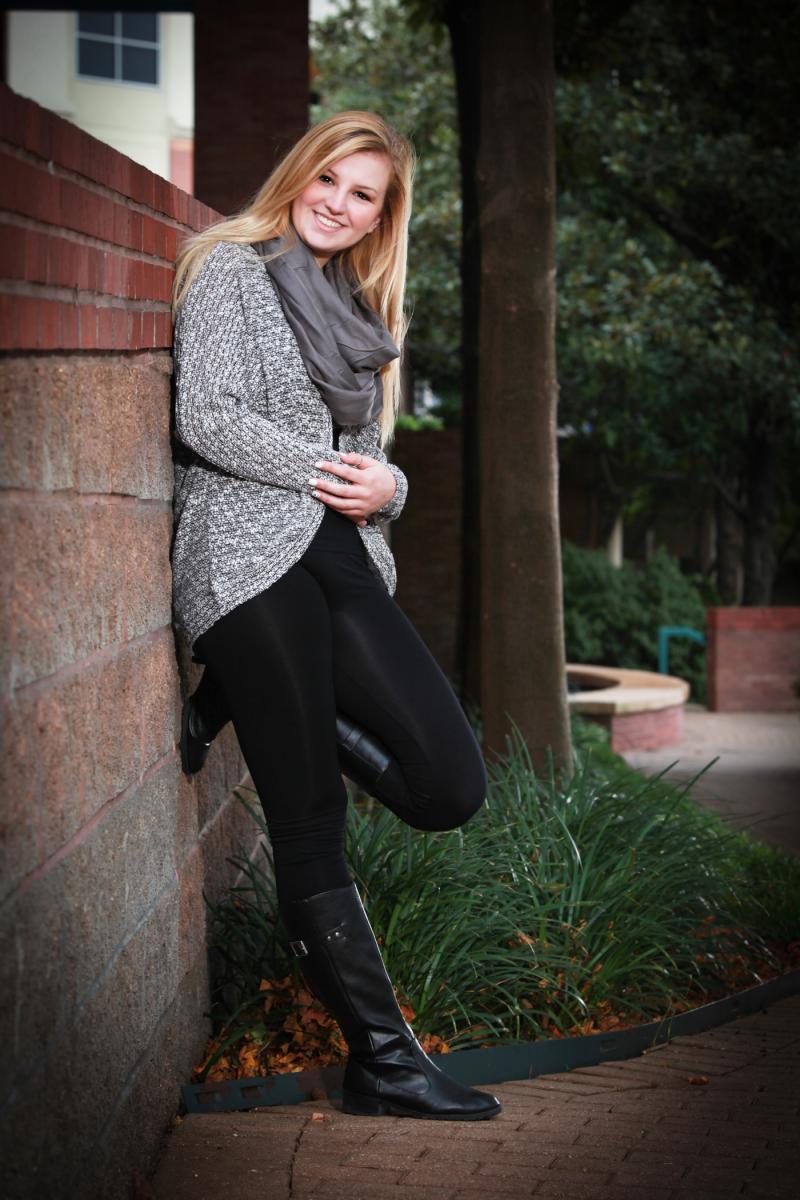 Senior Portrait (Outdoor On Location) - Girls