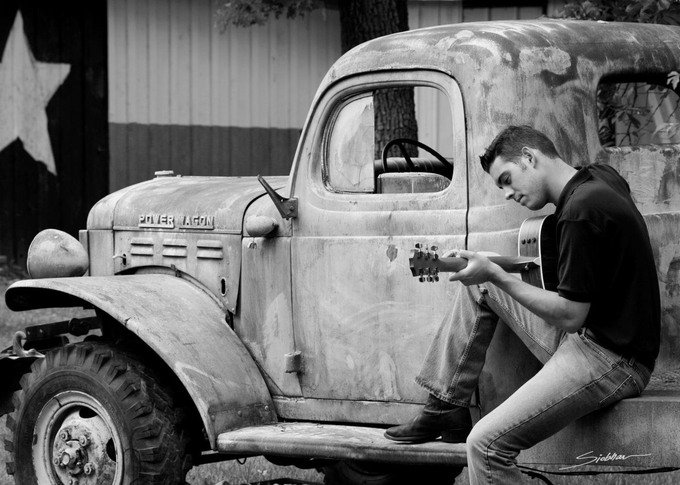 Senior Portrait (Outdoor Music) - Guys